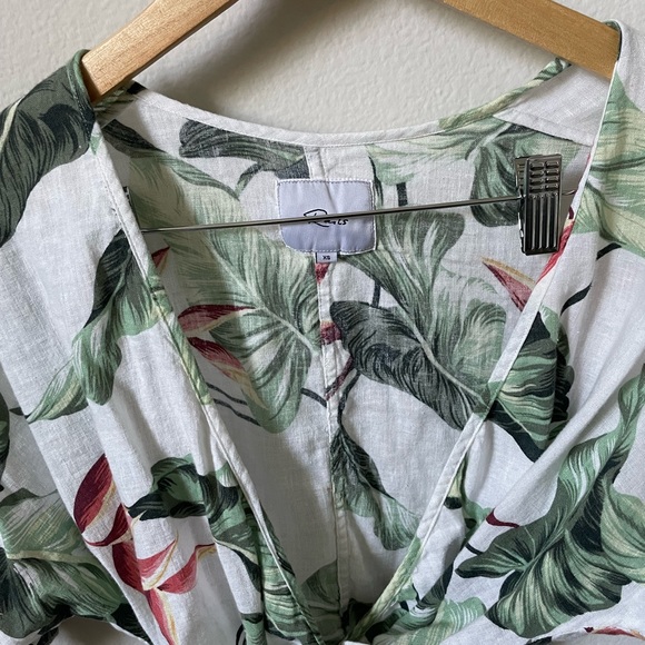 cute tie top - Picture 2 of 2